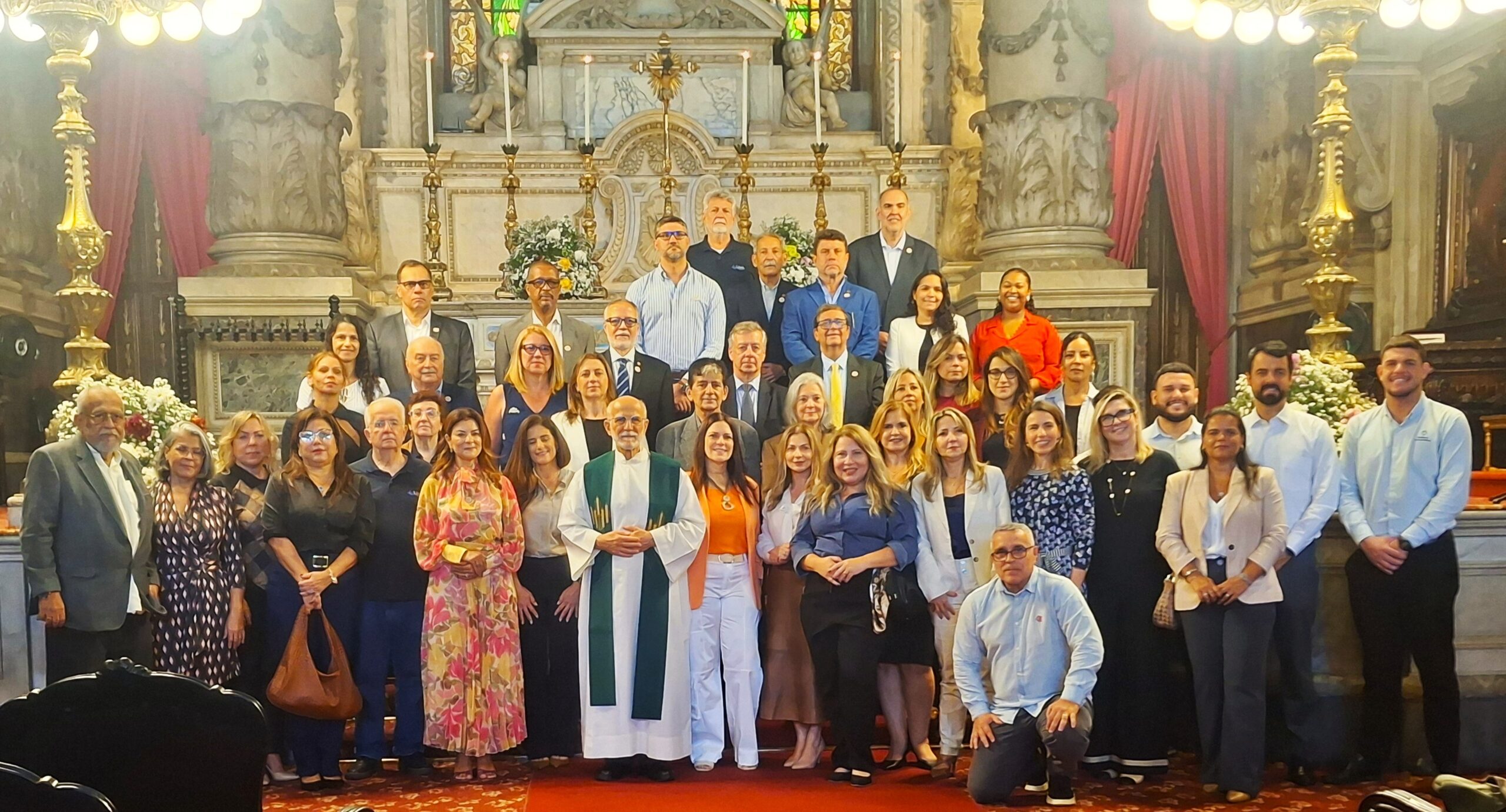 Presidente e diretoria do CVG-RJ, sócios e beneméritas, além de representantes de entidades do mercado de seguros e demais convidados reunidos na Igreja da Candelária – Foto: Isabel Capaverde-VTN Comunicação