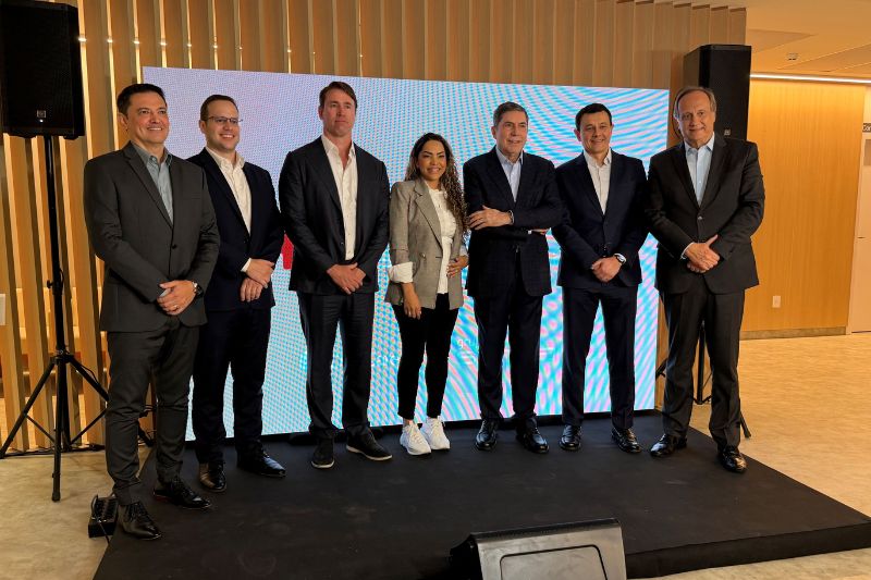 Da esq. p/ dir.: Dr. Marlon Barbosa, médico e diretor executivo do Hospital Santa Lúcia Bauru, Gustavo Fiuza, CEO do Grupo Santa, Rafael Leão, presidente do conselho de administração do Grupo Santa, Suéllen Rosim, prefeita de Bauru, Luiz Carlos Trabuco Cappi, presidente do Conselho de Administração do Banco Bradesco, Carlos Marinelli, CEO da Bradsaúde, e Ivan Gontijo, membro do Conselho de Administração do Bradesco